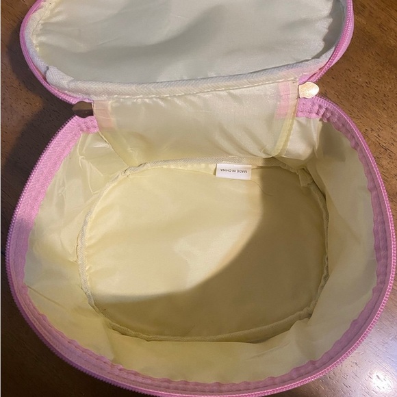 Care Bears makeup brush set and makeup bag - Picture 4 of 6